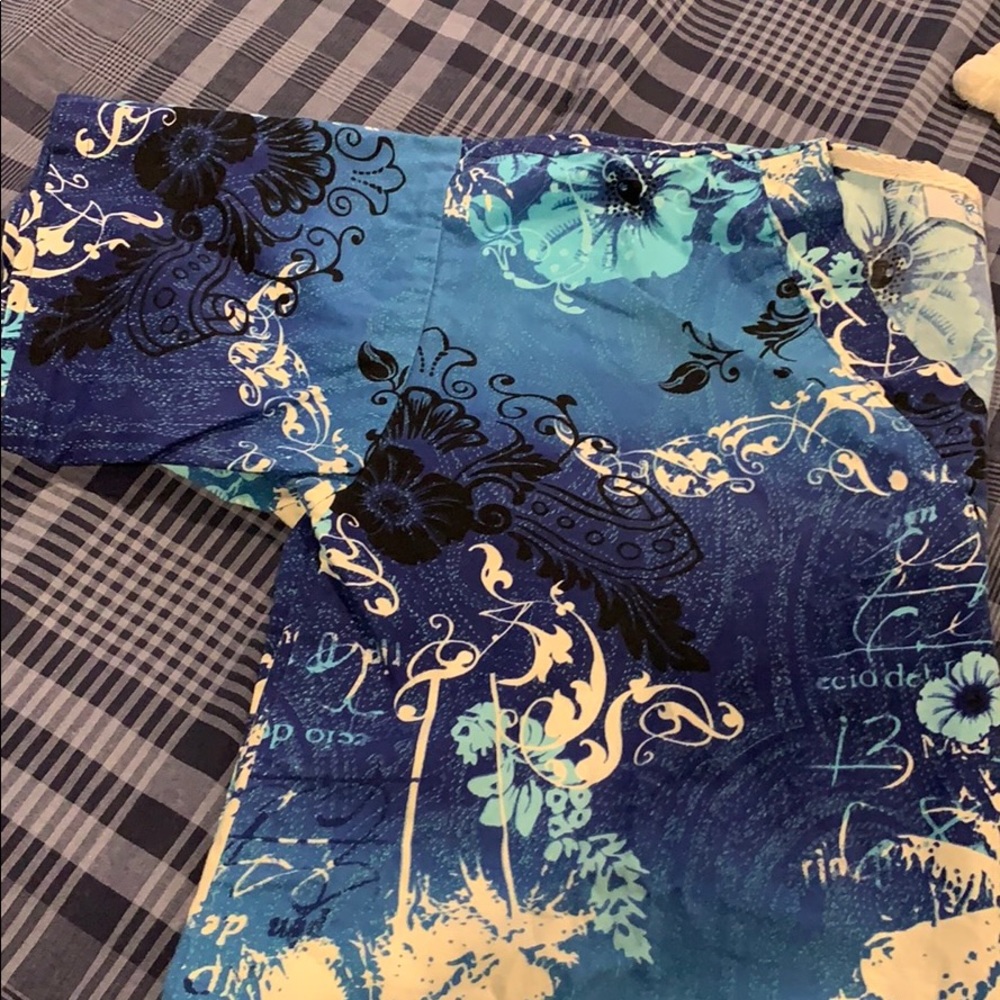 Scrub top